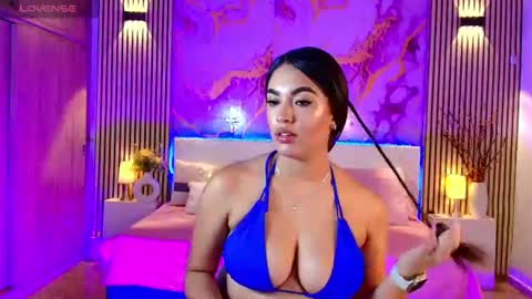 amyjohnsonn online show from June 20, 9:15 am