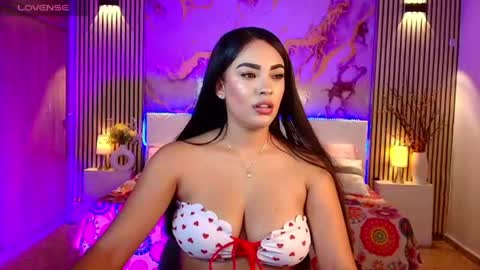 amyjohnsonn online show from June 18, 6:08 am