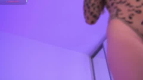 amykentt online show from April 26, 4:26 pm