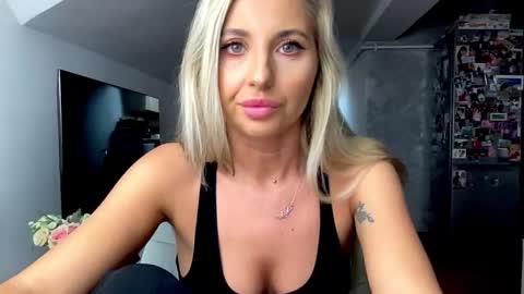 amyroberta92 online show from November 5, 9:22 am