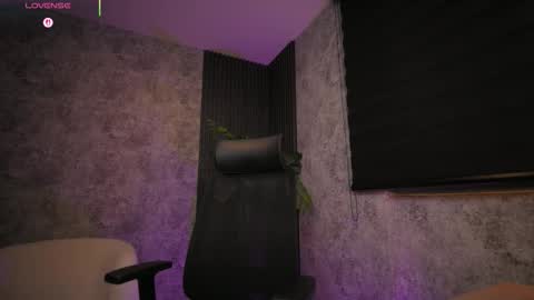 AMY WALKER online show from November 6, 9:56 am