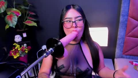 amywhitte_ online show from May 2, 4:07 am