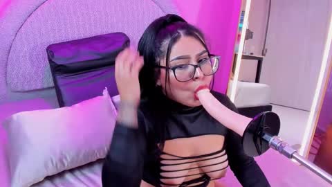 amywhitte_ online show from November 8, 8:12 pm