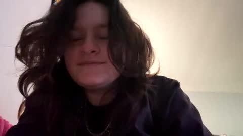 an_e333 online show from November 9, 6:10 pm