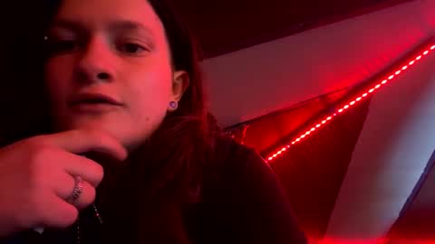 an_e333 online show from February 3, 6:34 pm