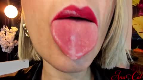 Ana online show from September 12, 3:58 pm