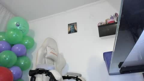 Im anna but you can call me as you want online show from October 24, 9:15 pm