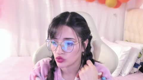 Im anna but you can call me as you want online show from March 3, 11:35 pm