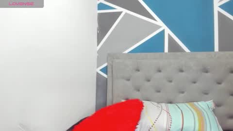 ana_star_ online show from February 11, 11:30 pm