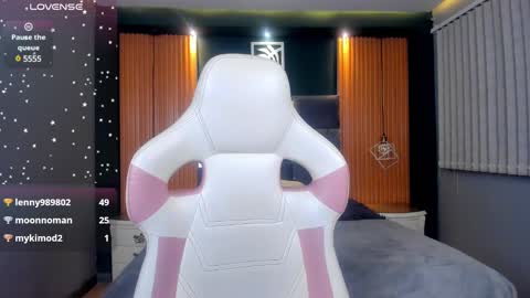 Snapshot of ana_taylor2 chatting on February 18, 11:52 pm Ana online show from February 18, 11:52 pm