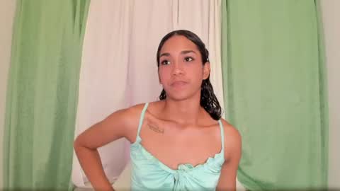 anaacollins_ online show from August 5, 8:28 pm
