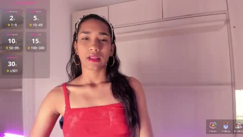 anaacollins_ online show from November 17, 11:35 am