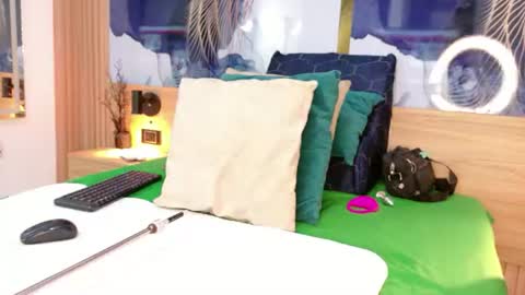 anabacker01 online show from July 25, 3:26 am