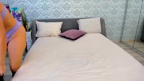   Ana   online show from January 31, 8:11 am