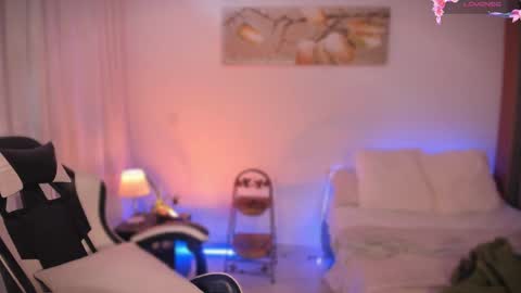 ANABEL WOLF  online show from May 4, 3:40 pm