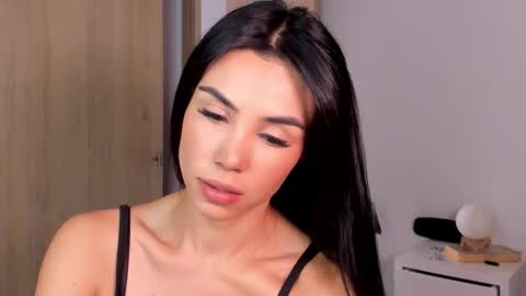 Snapshot of anahenao chatting on October 16, 8:29 pm Ana Henao or Annie... Follow me ahenaocb Insta X online show from October 16, 8:29 pm