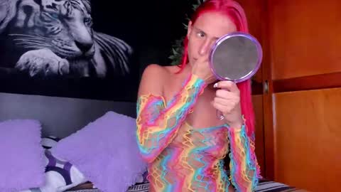 Snapshot of anahi__18 chatting on October 4, 3:26 am Anahi online show from October 4, 3:26 am