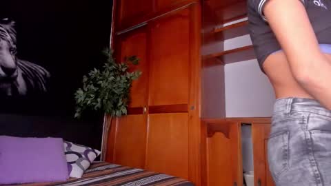 Snapshot of anahi__18 chatting on September 16, 3:08 am Anahi online show from September 16, 3:08 am