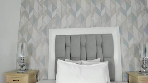   online show from September 25, 11:50 am