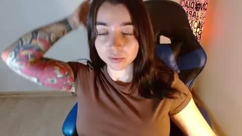 ana 3 online show from July 27, 1:03 am