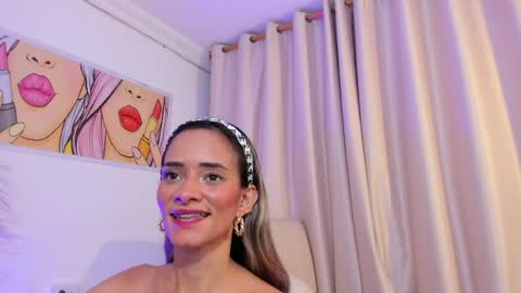 Ana online show from May 1, 9:09 pm