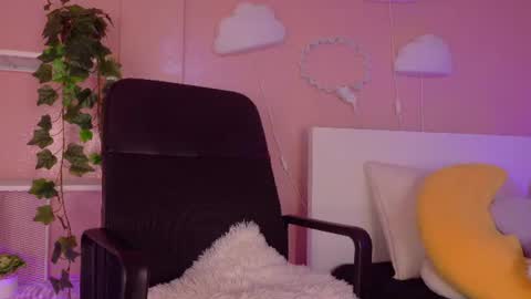Kendra  online show from July 16, 9:34 am