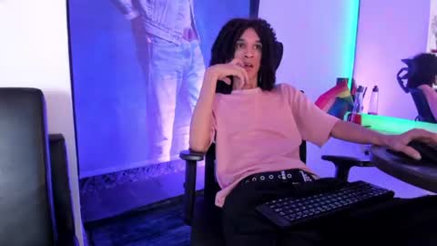 anddy_hugecock online show from June 29, 7:46 pm