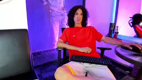 anddy_hugecock online show from July 12, 7:50 pm