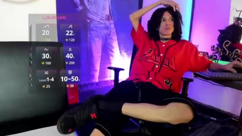 anddy_hugecock online show from June 22, 1:40 pm
