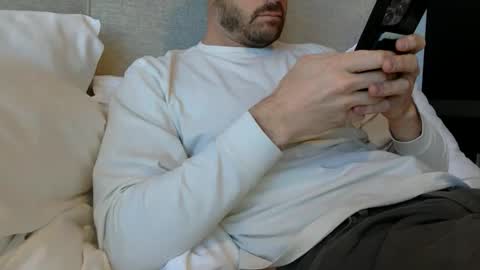 Andees222 online show from February 9, 9:28 pm