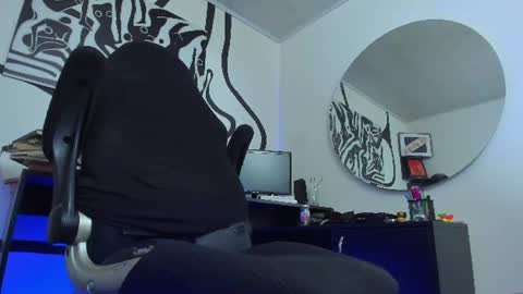 Andrs   -                   online show from July 11, 1:43 am