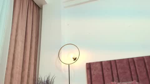 Andra Cyrus online show from October 7, 2:24 pm