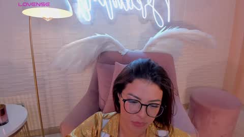 ANDRA online show from December 7, 6:10 pm