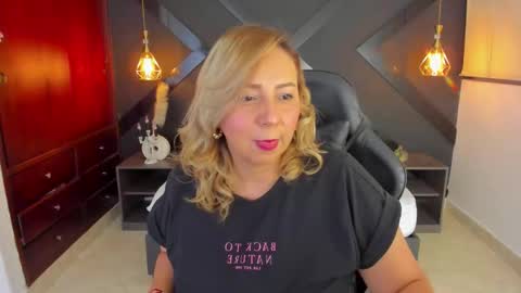 A N D R E online show from November 18, 2:25 am