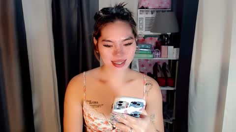 andrea06121998 online show from April 24, 1:46 pm