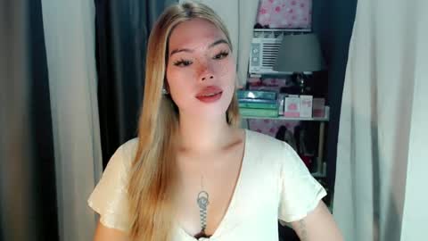 andrea06121998 online show from June 16, 5:06 pm