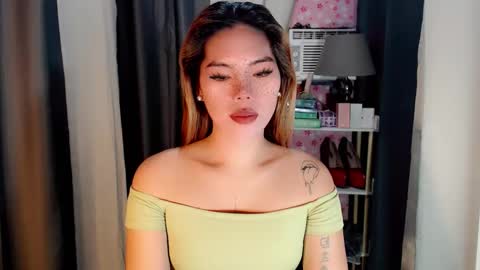 andrea06121998 online show from April 29, 1:49 pm