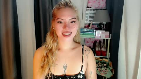 andrea06121998 online show from June 22, 6:04 pm