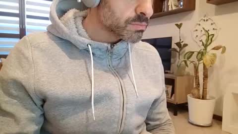 andrea_feetlover online show from February 15, 6:15 am