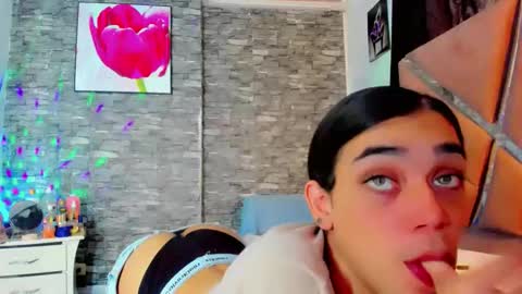 ANDREINA online show from May 2, 4:13 pm