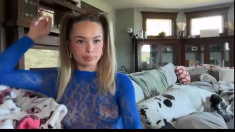 Andrea Elizabeth online show from September 9, 5:24 pm