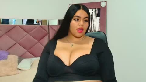 andreahenao_ online show from December 17, 12:56 pm