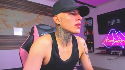 andrees_s online show from October 29, 2:46 am