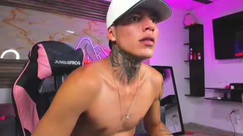 andrees_s online show from July 29, 2:55 am
