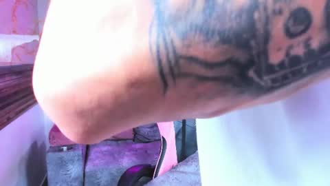 andrees_s online show from June 23, 3:25 am