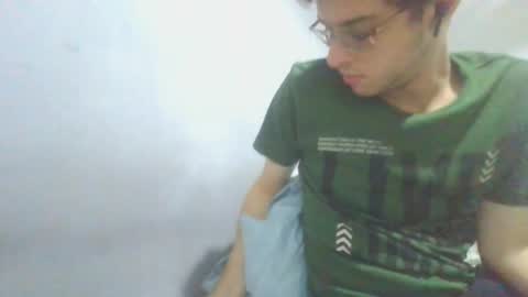 andres129494 online show from November 11, 2:36 am