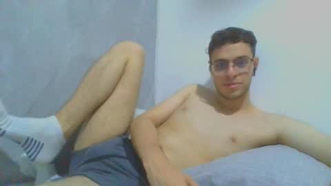 andres129494 online show from November 29, 2:52 am