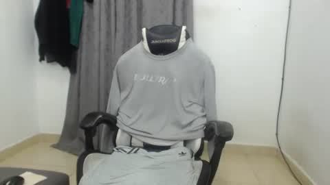 andres180950734 online show from July 6, 11:17 pm