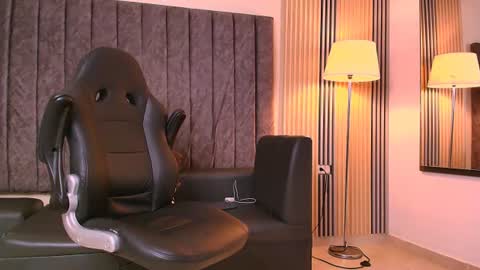 andres_stud online show from July 18, 4:47 am