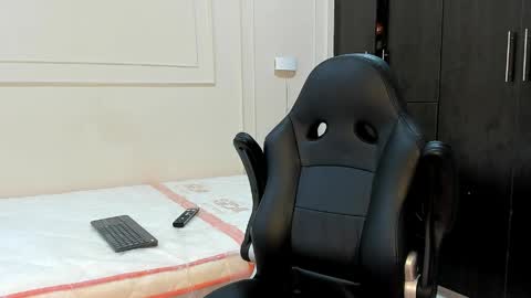 andres_stud online show from April 30, 3:22 am
